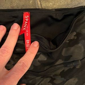 2 Pairs of Spanx ‘leather leggings’ XS